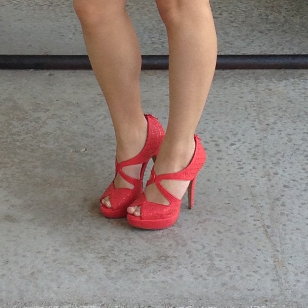Red Pumps